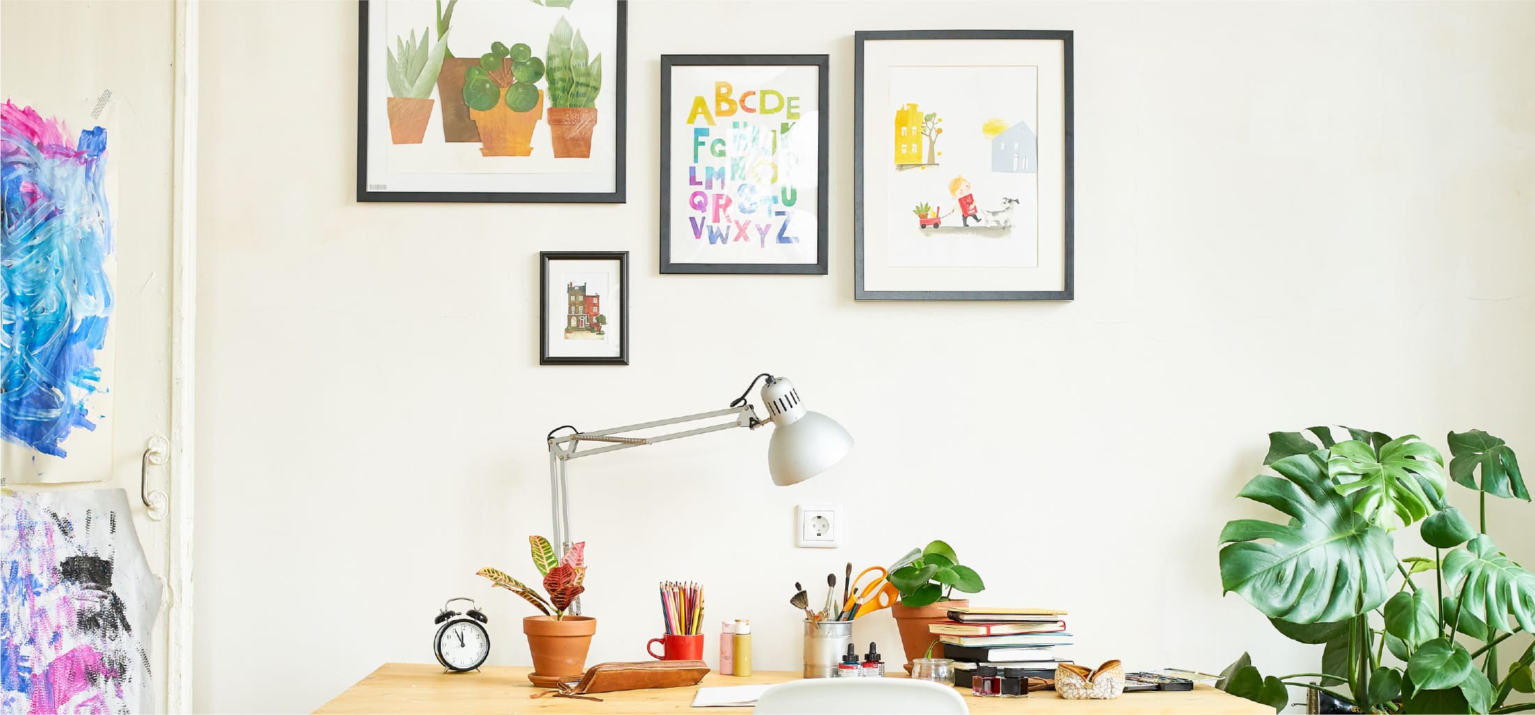 アートサイダーは全国の障害者支援施設と共に活動を行っています。